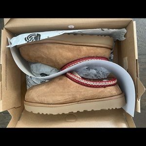 Brand new RARE trendy UGG Tasman REGENERATE, women’s size 9, color Chestnut.